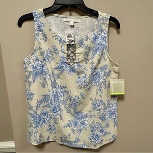 Juniper + Lime Petite Sz PS Floral Blue and White Women's Top